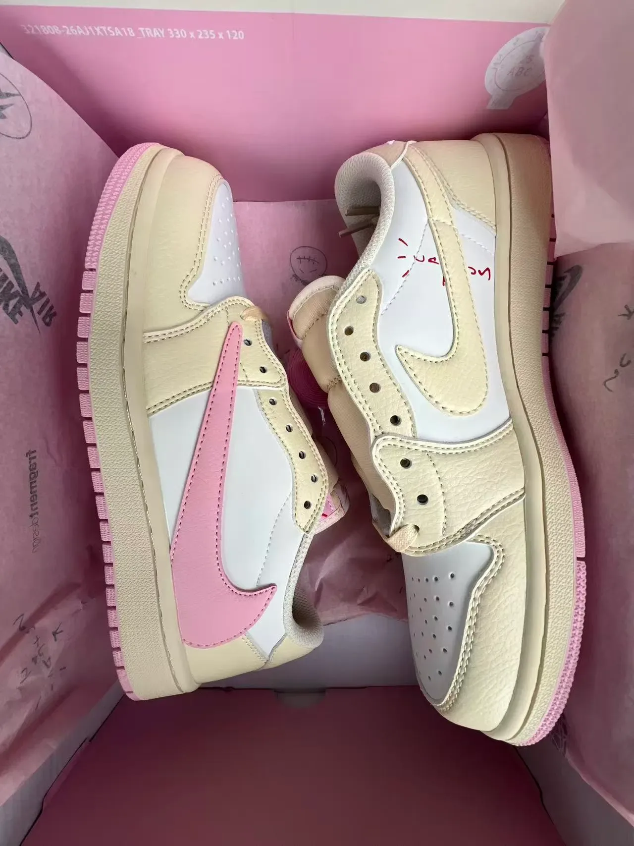 Nike Beige Pink Low-Top Silhouette Layered Leather Panels Lifestyle Sneakers 9