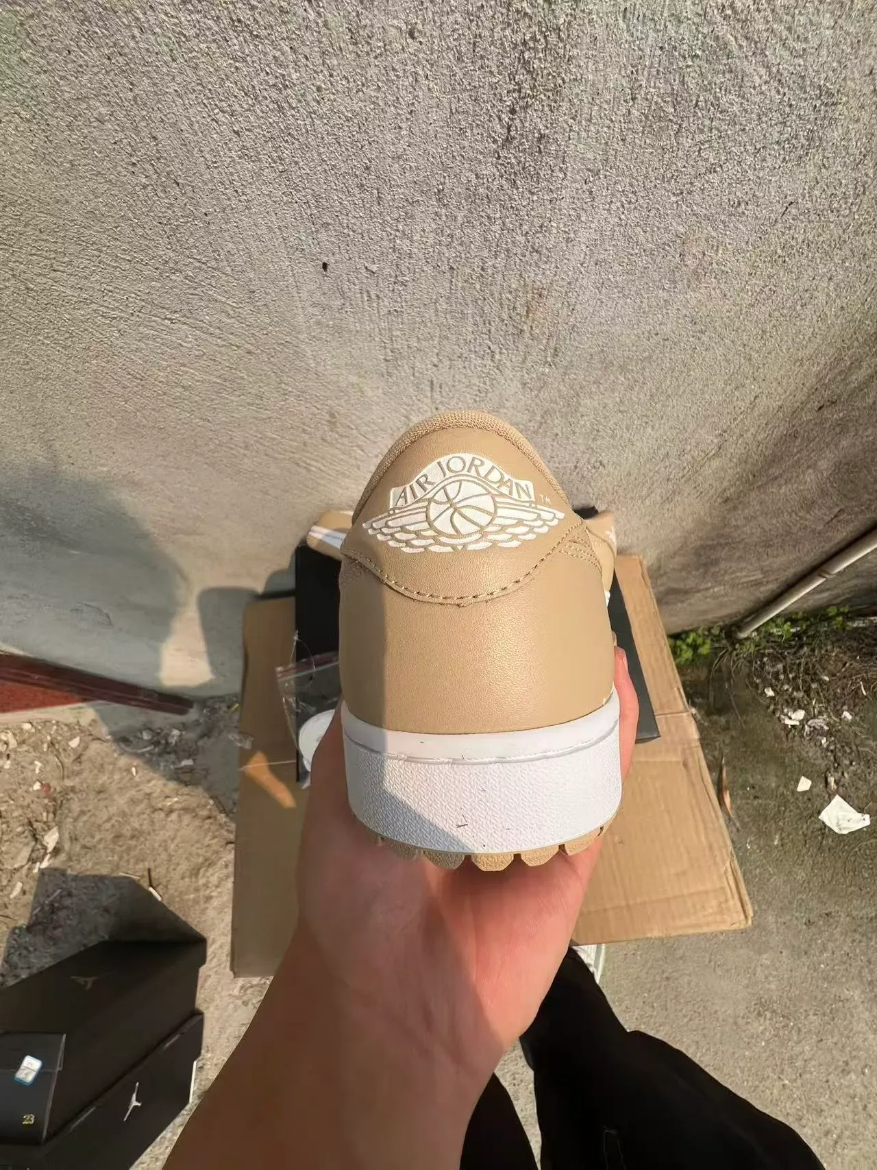 نيكي أحذية رياضية بيج أبيض لو توب كبسول لايف ستايل 8