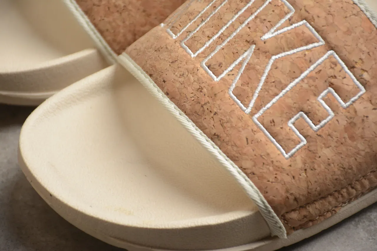 Nike Benassi Beige White Cork Strap Molded Foam Sole Slippers 7