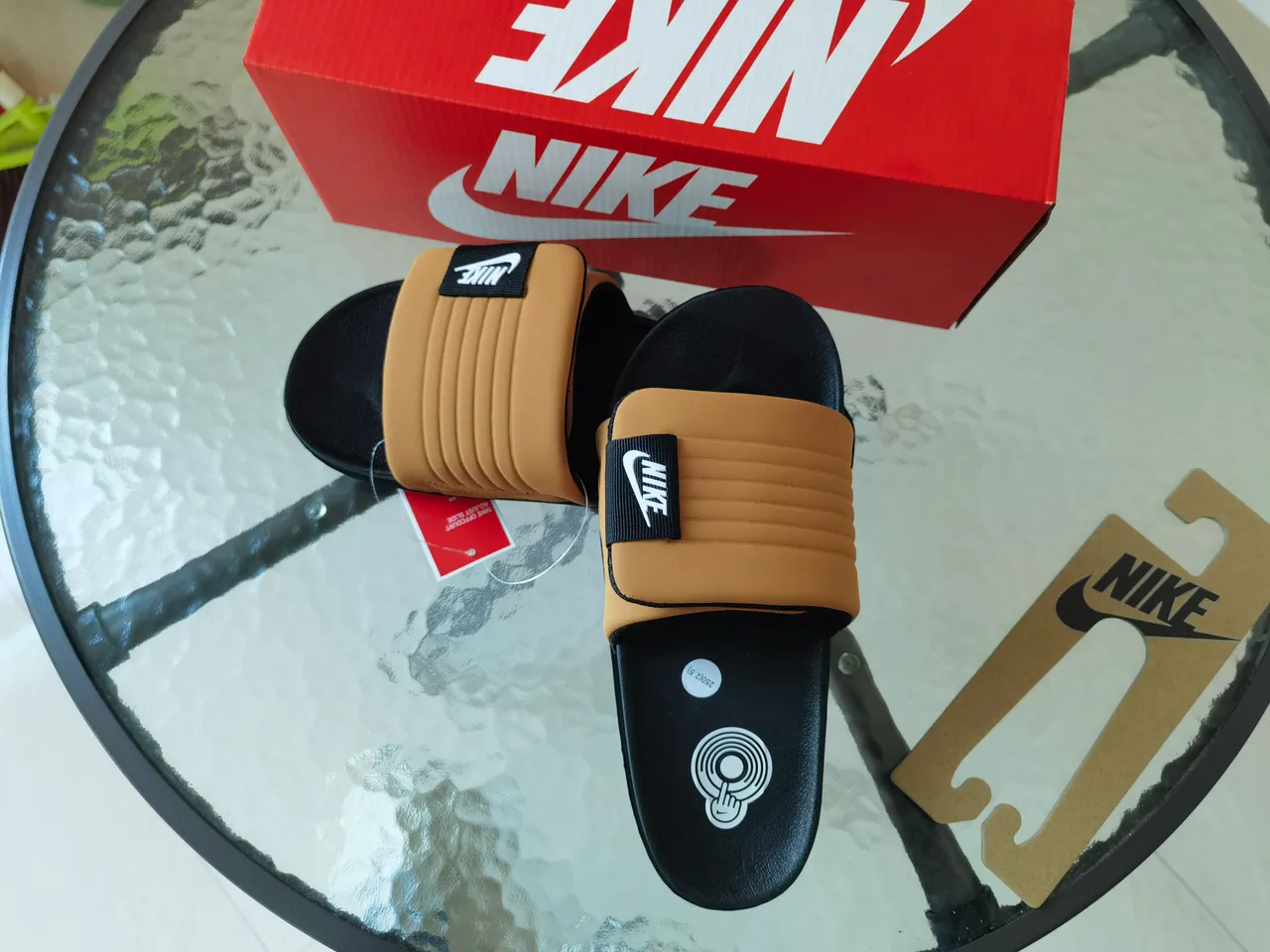 Nike Black Beige Single-Strap Ribbed Upper Slippers 3
