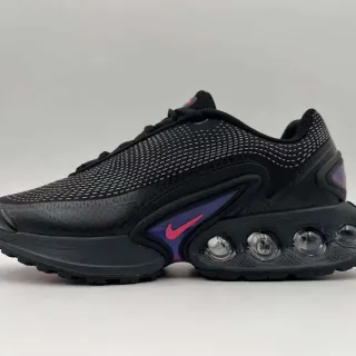 Nike Black Pink Mesh Upper Visible Air Cushioning Lifestyle Sneakers