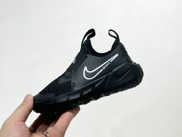 Nike Black White Slip-On Mesh Upper Lifestyle Sneakers 12