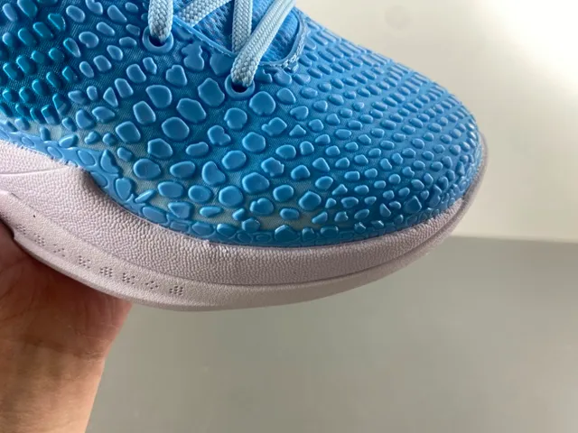 Nike Blue White Honeycomb Mesh Upper Sculpted Zoom Midsole Basketball Shoes 2