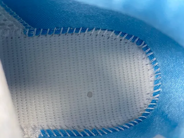 Nike Blue White Honeycomb Mesh Upper Sculpted Zoom Midsole Basketball Shoes 7
