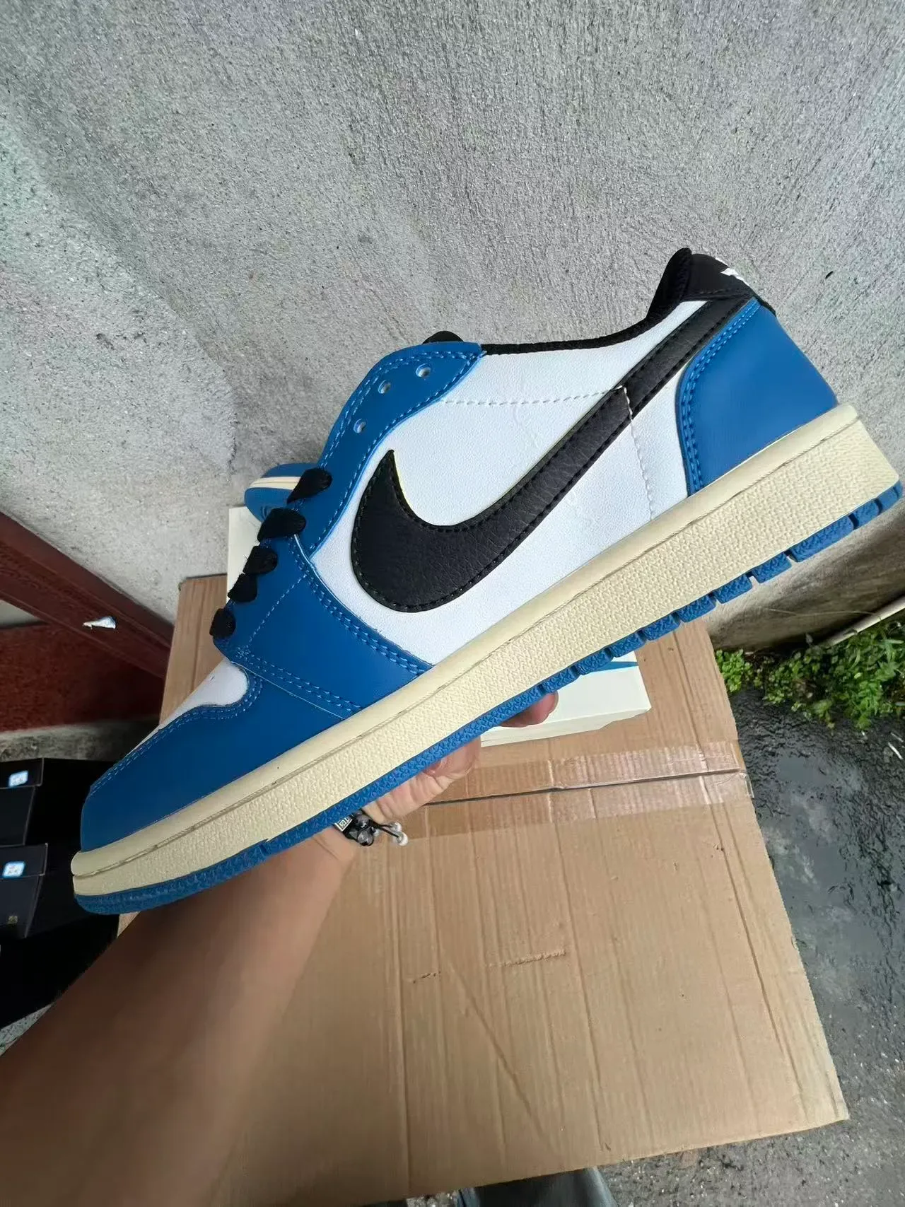 Nike Blue White Low-Top Silhouette Leather/synthetic Overlay Lifestyle Sneakers 7