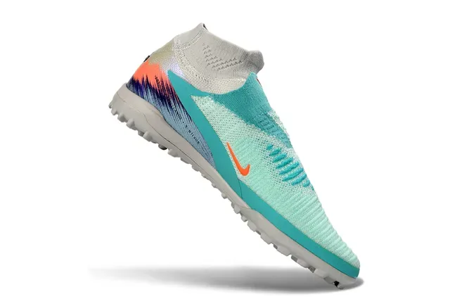 Nike Chaussures de Football pour Gazon Bleu Blanc Ajustement Chaussette Upper Flyknit Profil Bas Studs 2