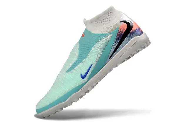 Nike Chaussures de Football pour Gazon Bleu Blanc Ajustement Chaussette Upper Flyknit Profil Bas Studs 3
