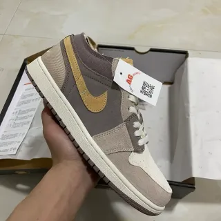 Nike Brown Beige Low-Top Layered Suede-Canvas Upper Lifestyle Sneakers