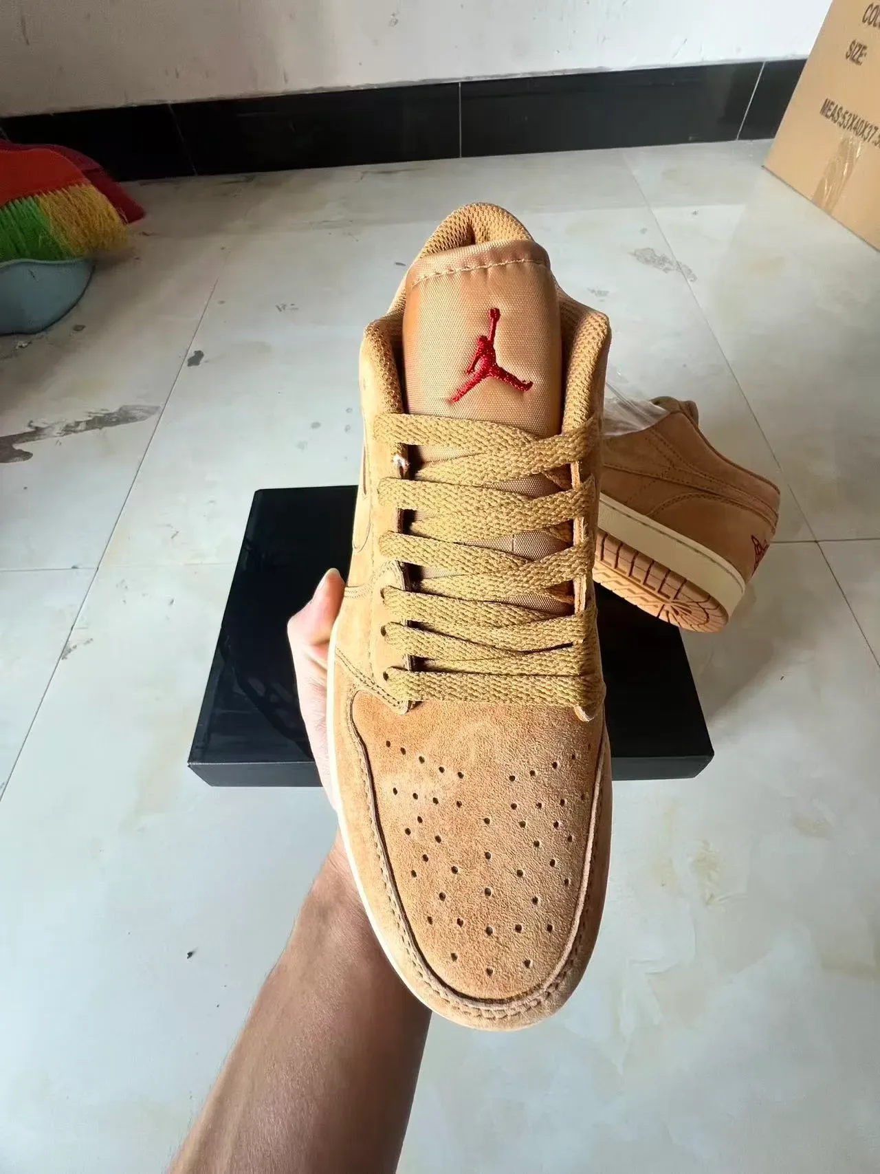 Nike Brown Beige Suede Upper Low-Top Silhouette Lifestyle Sneakers 3