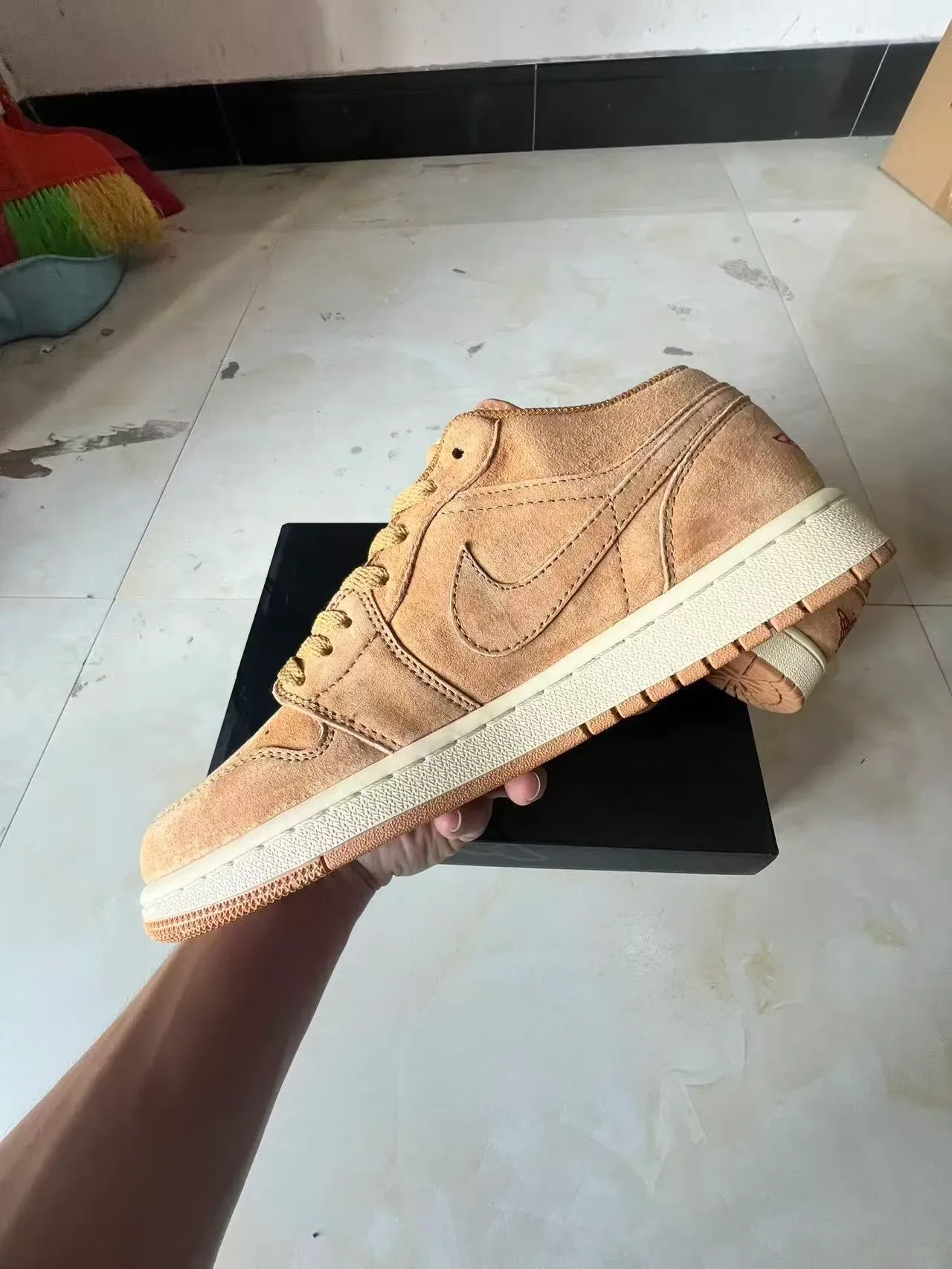 Nike Brown Beige Suede Upper Low-Top Silhouette Lifestyle Sneakers 5
