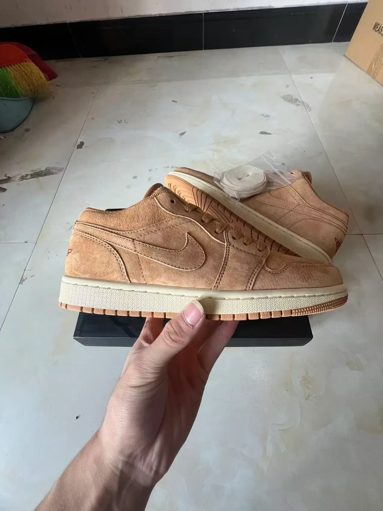 Nike Brown Beige Suede Upper Low-Top Silhouette Lifestyle Sneakers 7