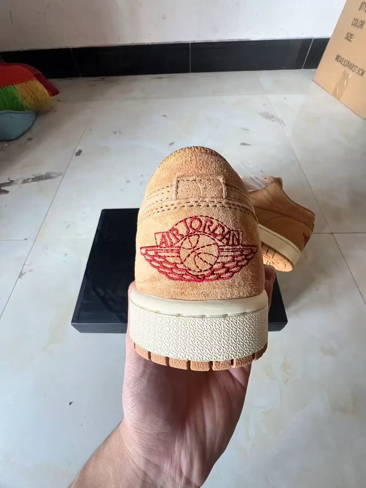 Nike Brown Beige Suede Upper Low-Top Silhouette Lifestyle Sneakers 8