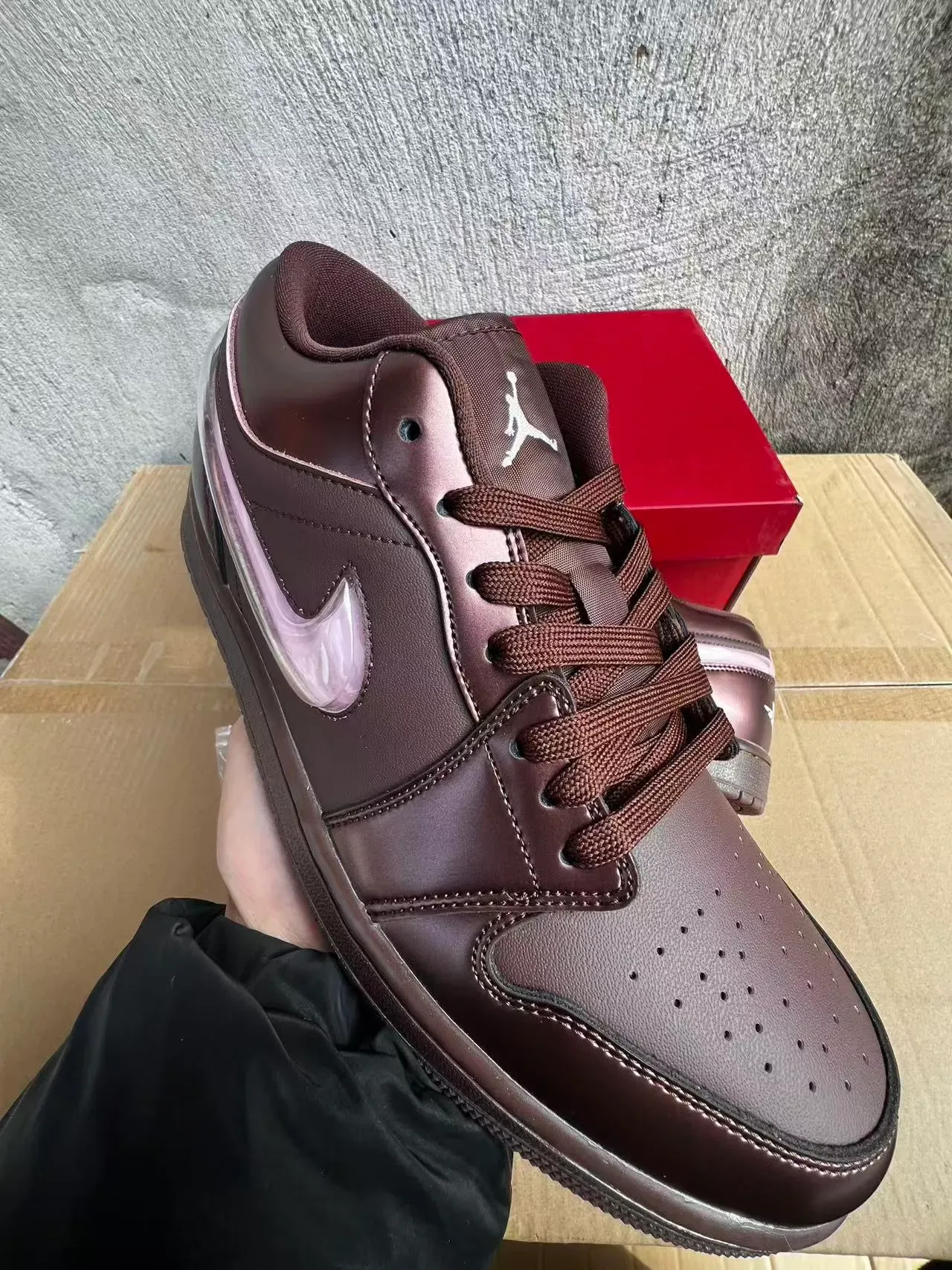 Nike Sneakers Lifestyle Marron Rose Métallique Cuir Supérieur Brillant Swoosh 2