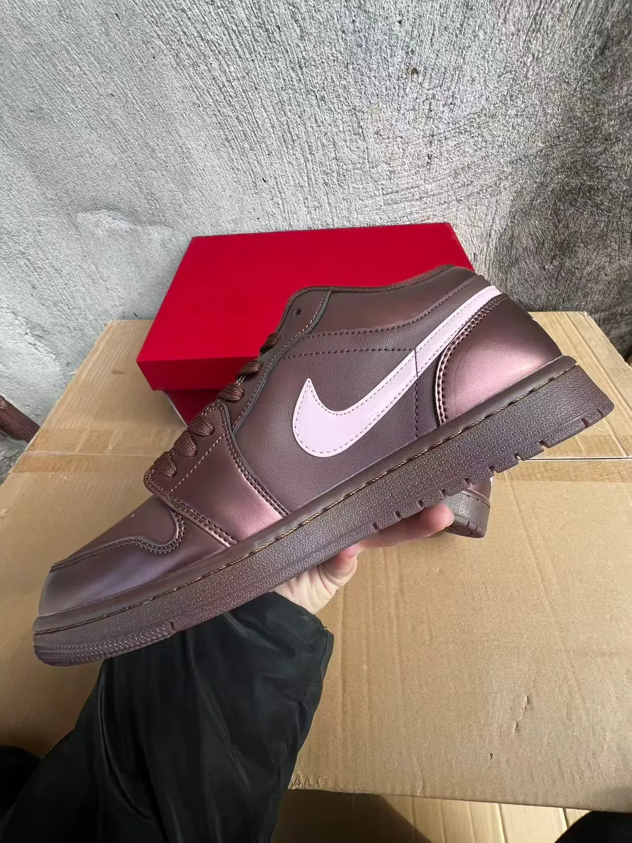 Nike Sneakers Lifestyle Marron Rose Métallique Cuir Supérieur Brillant Swoosh 5