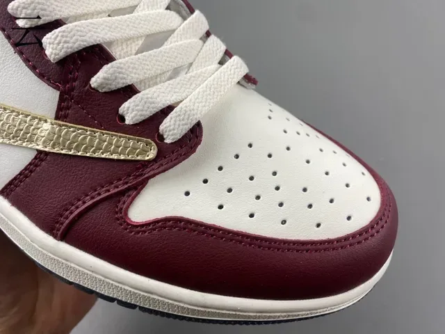 Nike Chaussures Lifestyle Basses Burdeos Or Cuir Synthétique 4