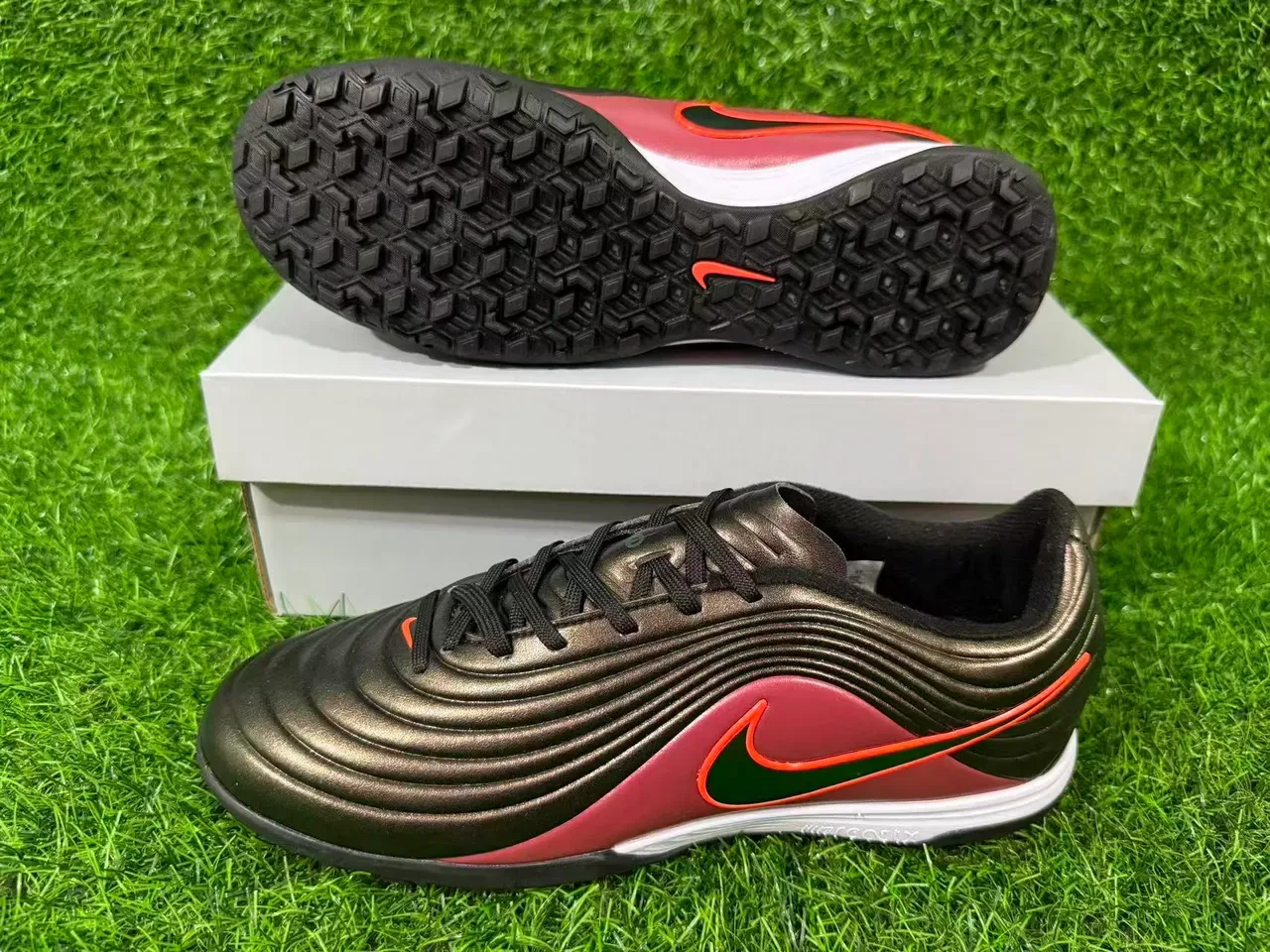Nike Sapatos de Futebol Turf Borgonha Laranja Superior Sintético Ribeteado Acabamento Gradiente Metálico 7