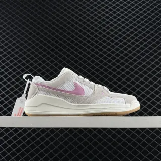 Nike CMFT Era حذاء سنيكرز بيج سميك مع لمسة وردية