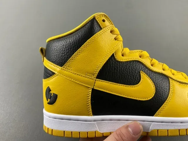 Nike Dunk High Yellow and Black Lifestyle Sneakers 3