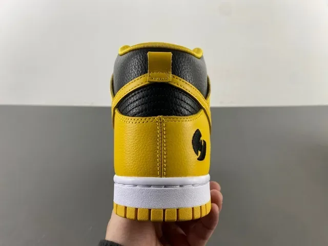 Nike Dunk High Yellow and Black Lifestyle Sneakers 5
