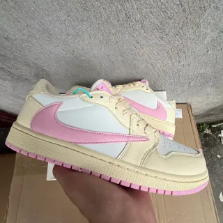 Nike Dunk Low Beige Pink Lifestyle Sneakers