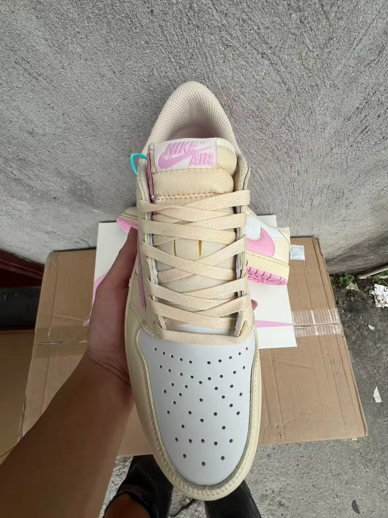 Nike Dunk Low Beige Pink Lifestyle Sneakers 3