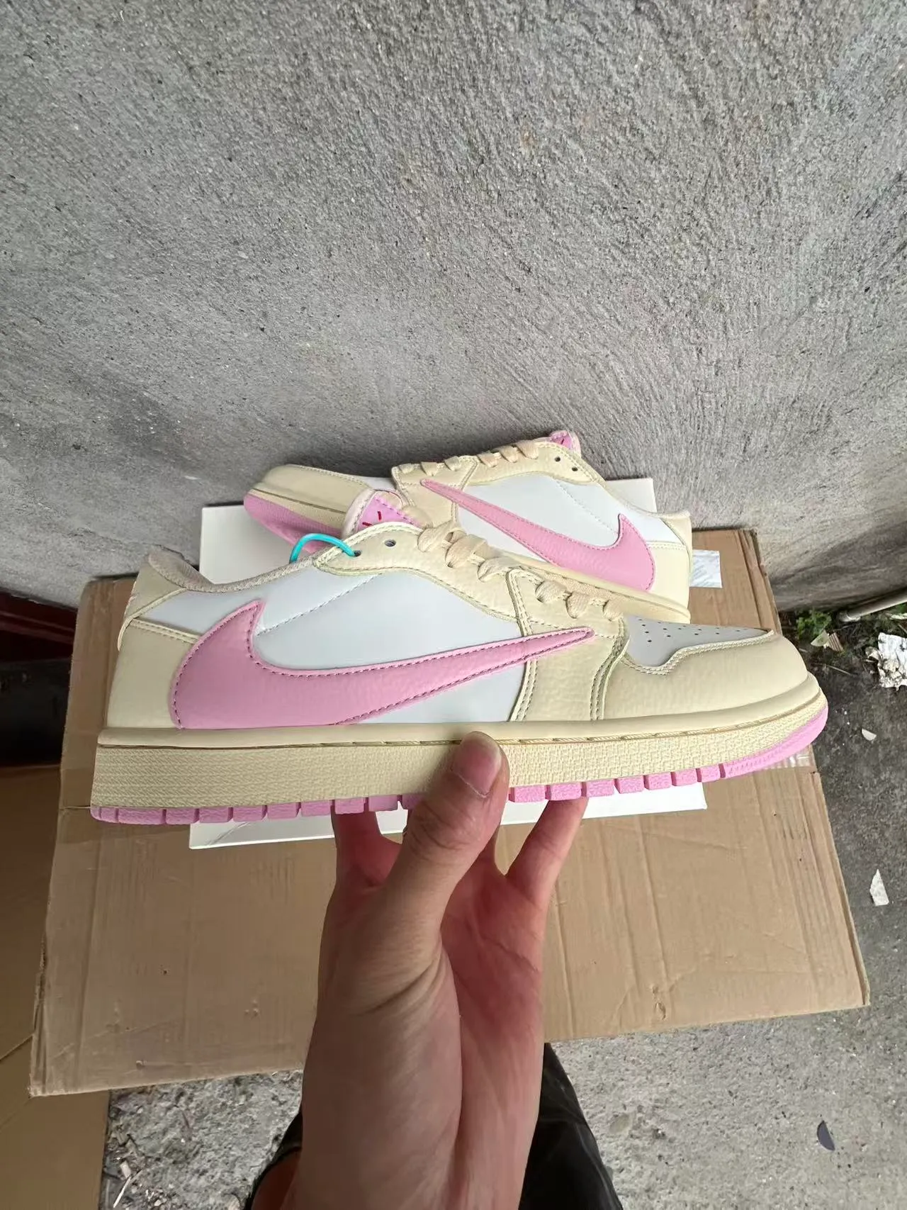Nike Dunk Low Beige Pink Lifestyle Sneakers 7