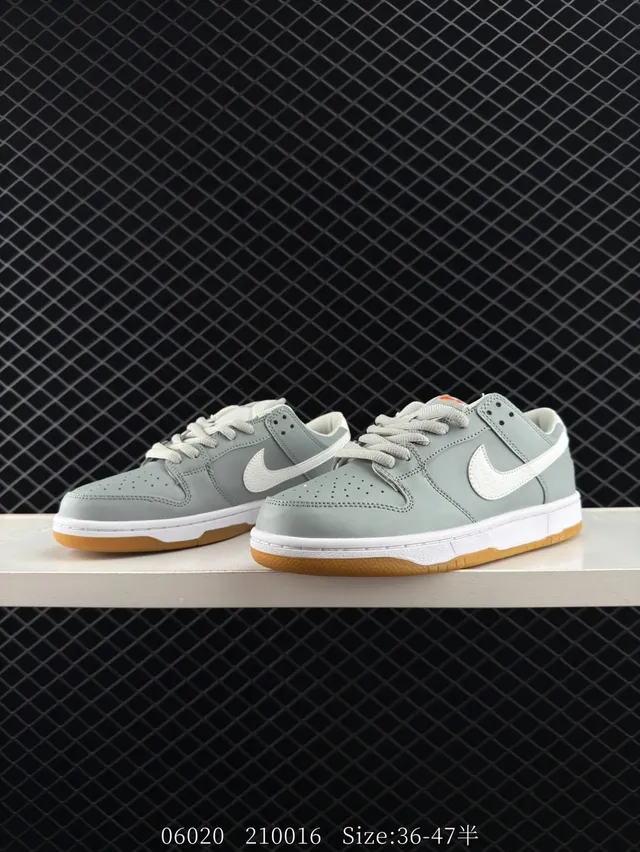 نايكي Dunk Low رمادي فاتح أوف-وايت جوم أحذية تزلج 3