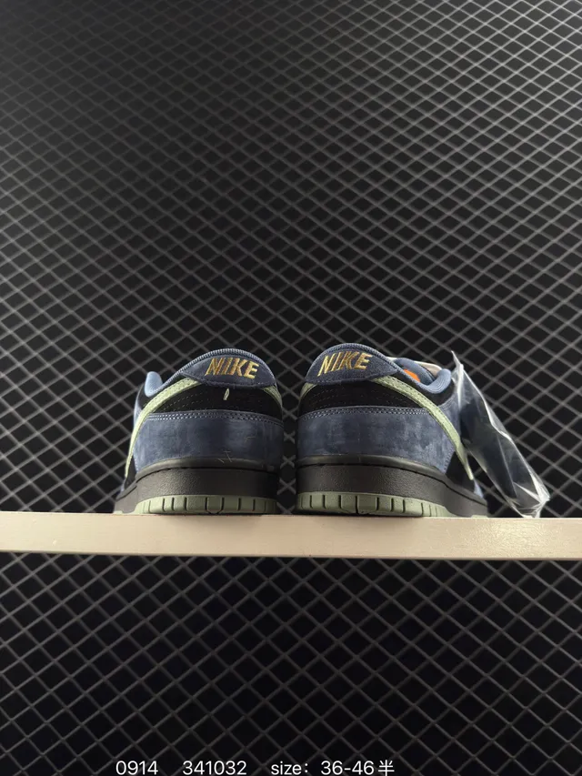 Nike Dunk Low Chaussures de Skate Vert Marine Daim et Textile Supérieur 4