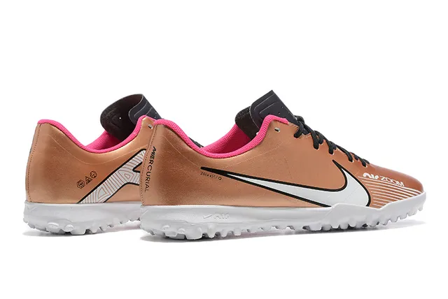 Nike Sapatos de futebol para relvado com upper sintético em dourado rosa metálico, colar de tornozelo baixo 5