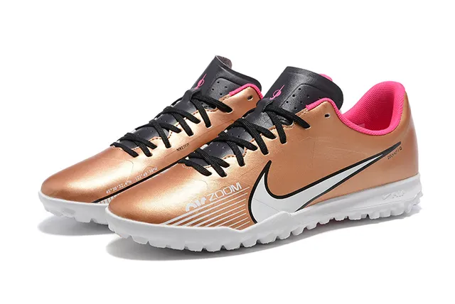 Nike Sapatos de futebol para relvado com upper sintético em dourado rosa metálico, colar de tornozelo baixo 8