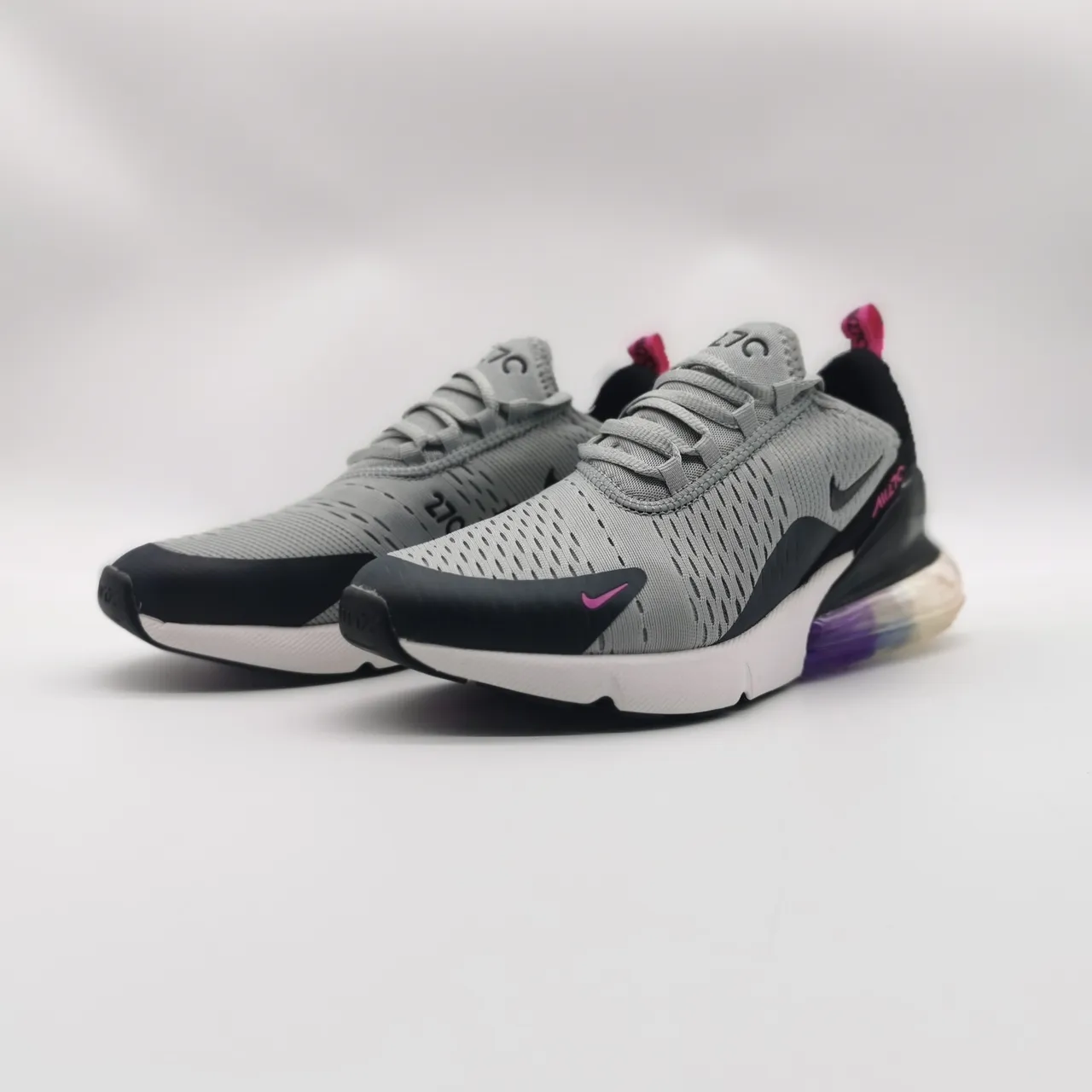 Nike Gray Black Knit Mesh Upper Oversized Visible Air Unit Running Shoes 6