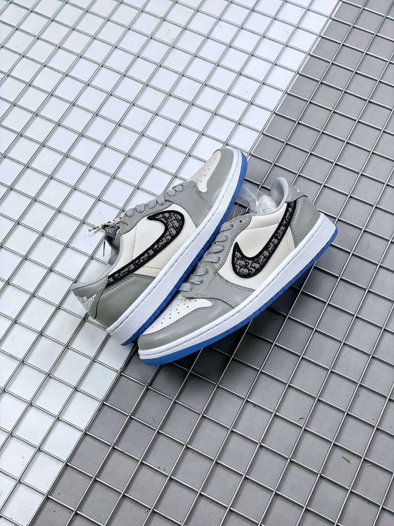 Nike Gray Blue Low-Top Silhouette Leather Upper Lifestyle Sneakers 6