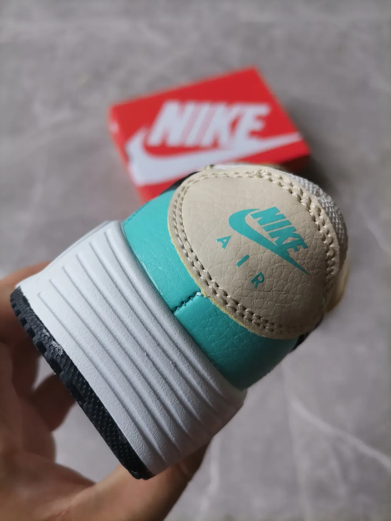 Nike Gray Green Low-Top Hook-and-Loop Strap Lifestyle Sneakers 3
