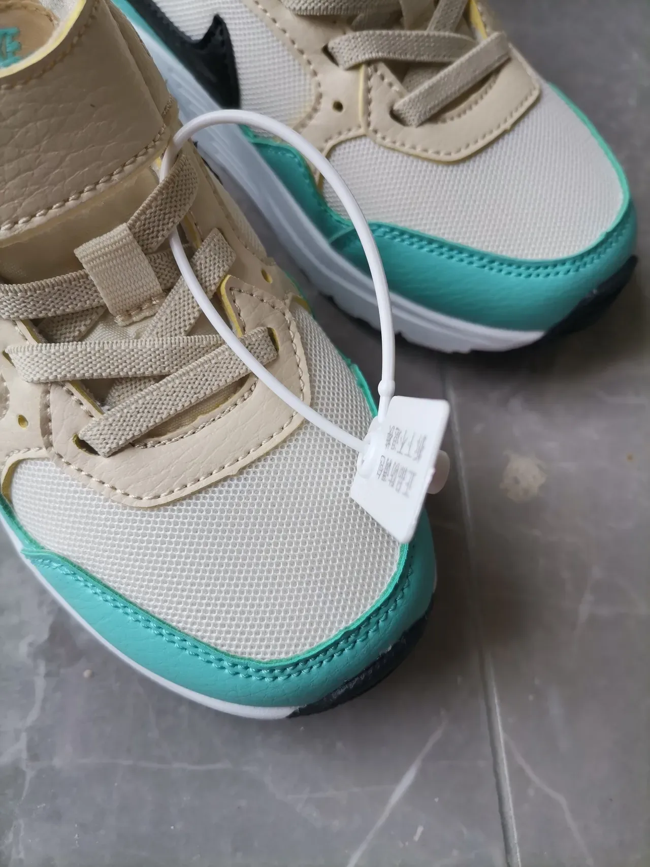 Nike Gray Green Low-Top Hook-and-Loop Strap Lifestyle Sneakers 7