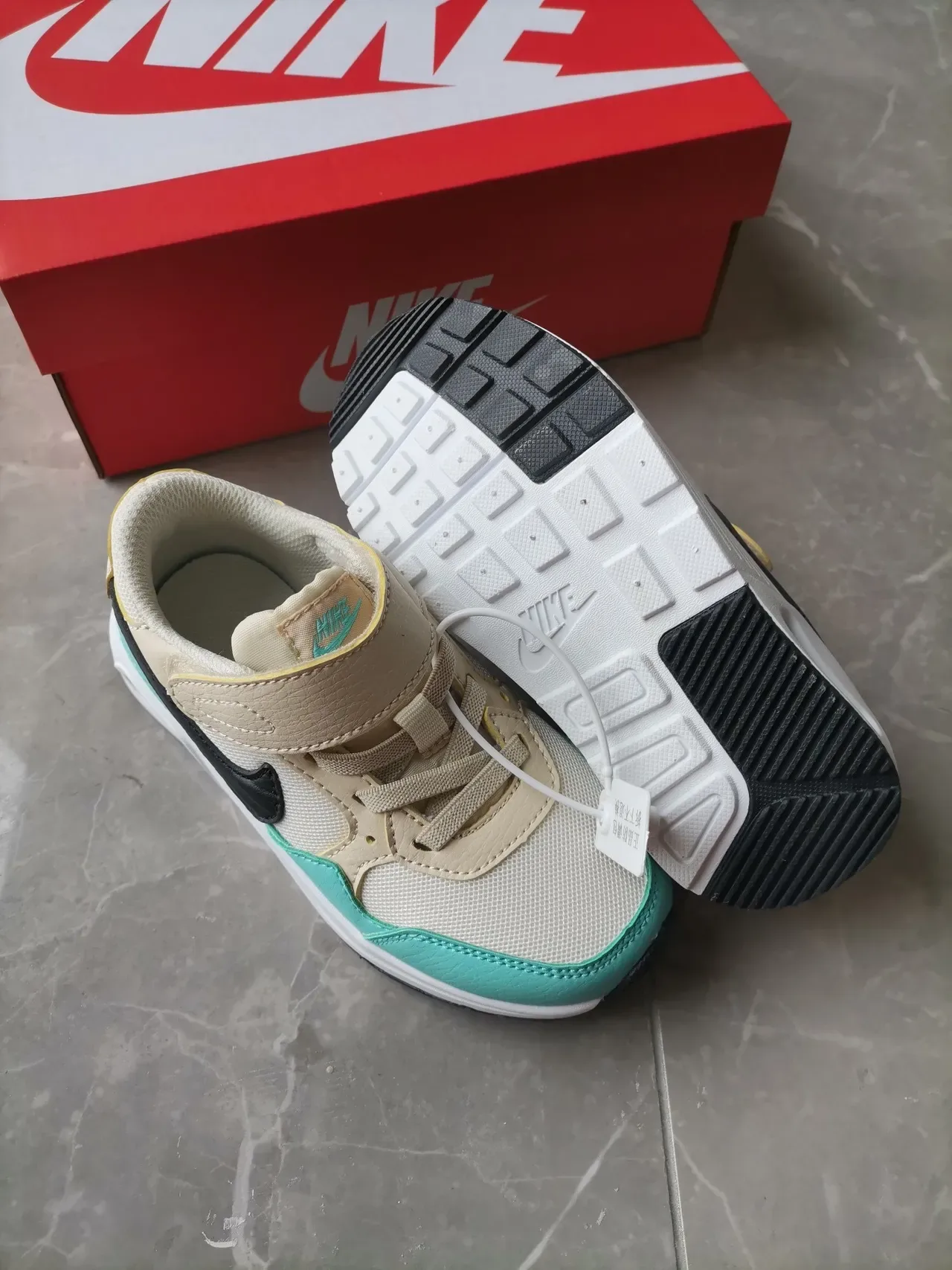 Nike Gray Green Low-Top Hook-and-Loop Strap Lifestyle Sneakers 8