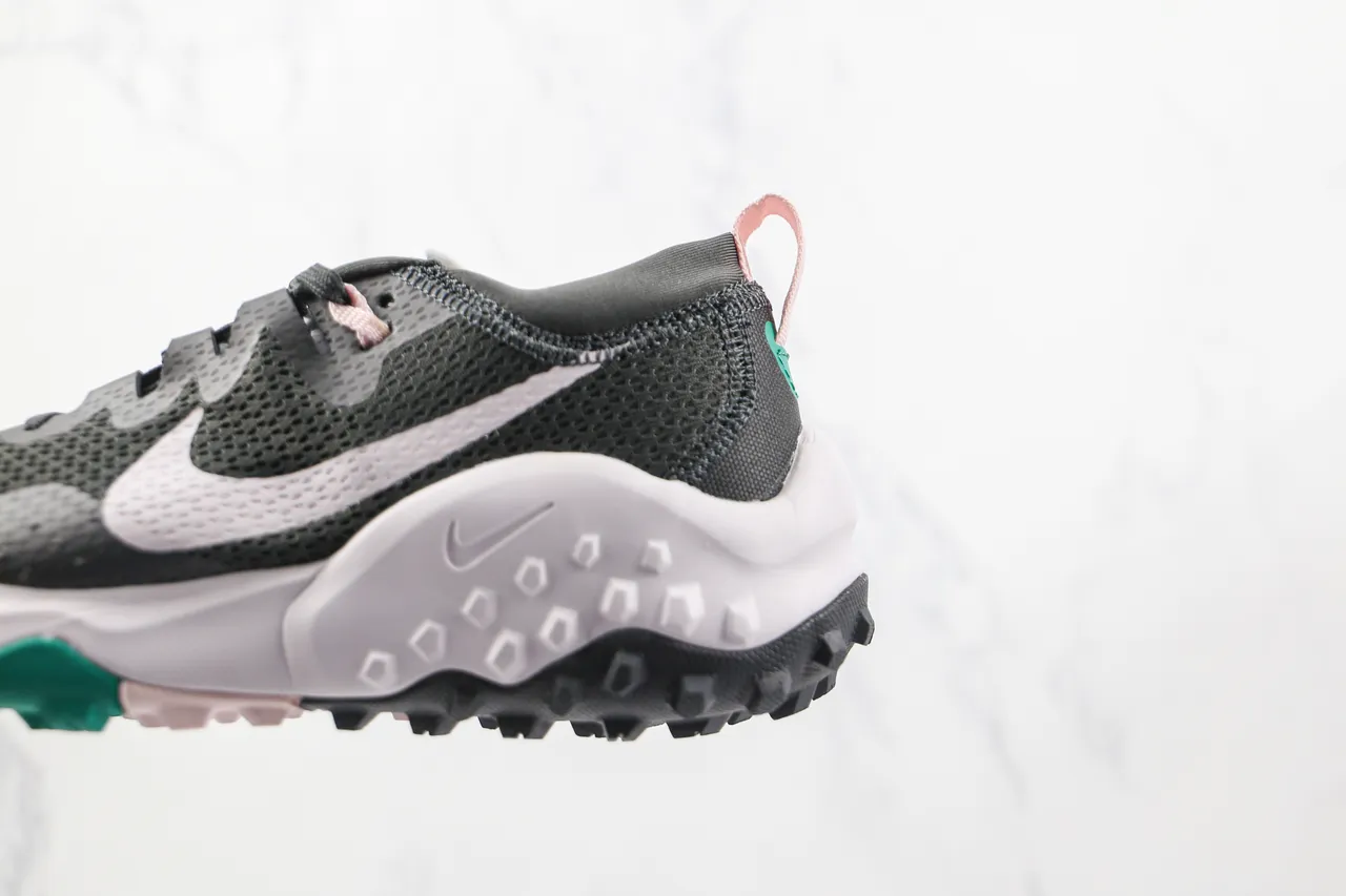 Nike Gray Green Mesh Upper Sculpted Midsole Running Shoes 7
