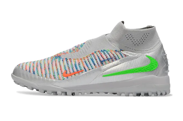 Nike Chaussures de football gris multicolor avec upper en maille tricotée, forefoot tissé, ajustement sock-fit, pour turf 8