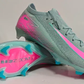 Nike 灰粉针织袜式鞋面不对称系带硬地足球鞋