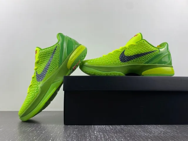 Nike Green Red Textured Knit Upper Layered Synthetic Cage Basketball Shoes 5