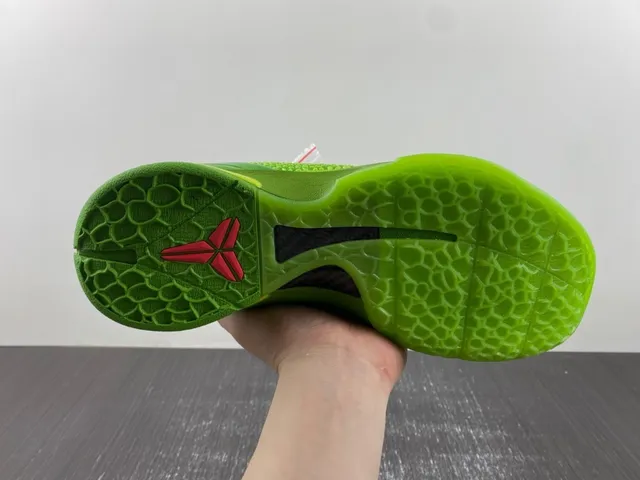 Nike Green Red Textured Knit Upper Layered Synthetic Cage Basketball Shoes 10