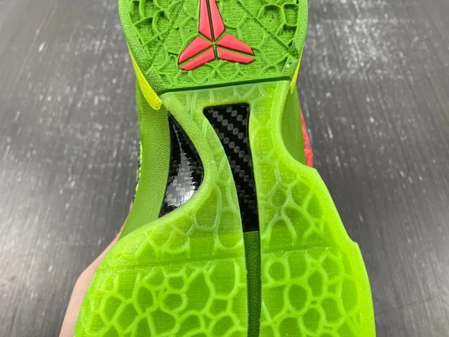 Nike Green Red Textured Knit Upper Layered Synthetic Cage Basketball Shoes 11