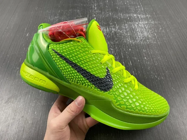 Nike Green Red Textured Knit Upper Layered Synthetic Cage Basketball Shoes 16