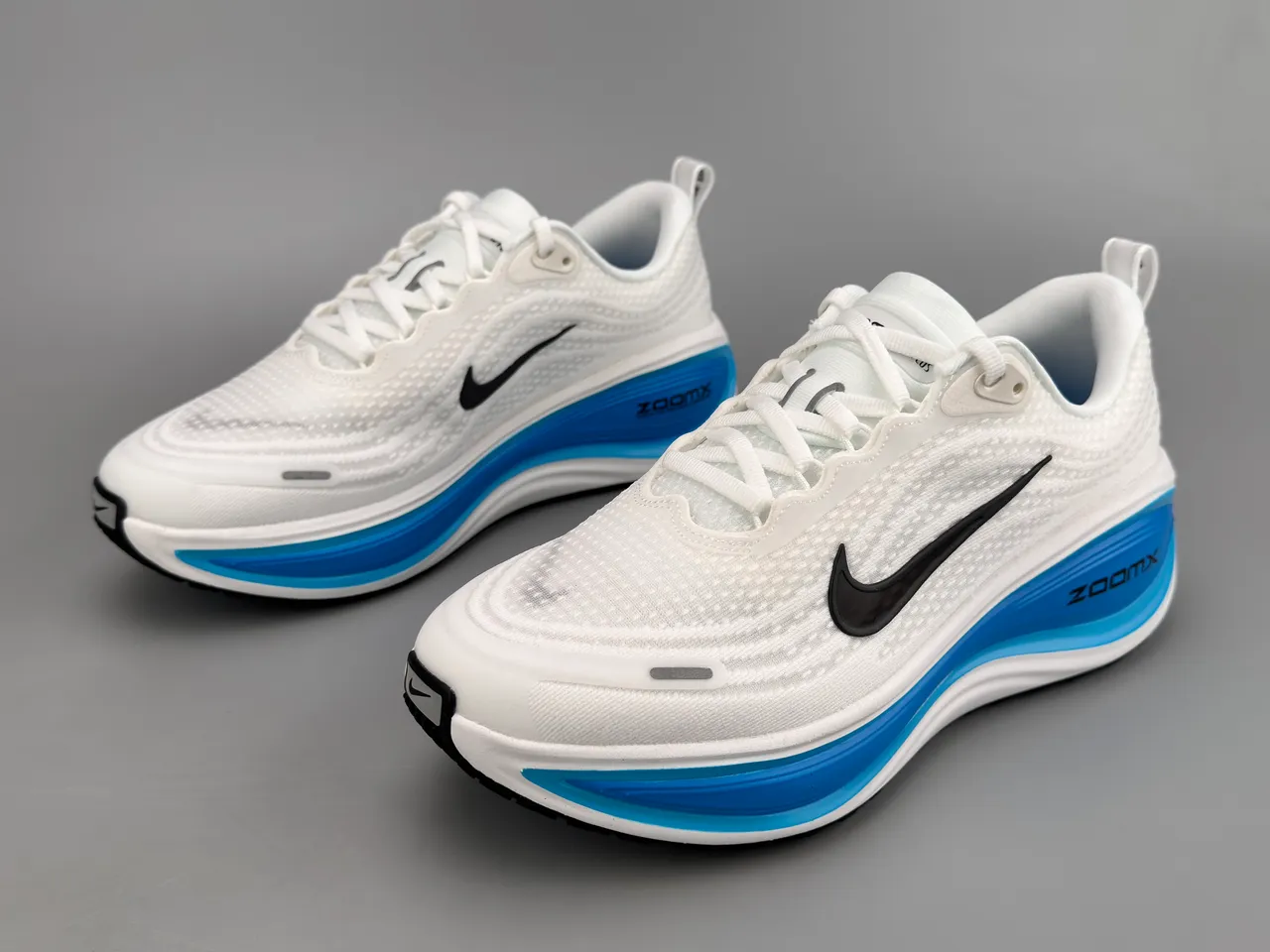 Nike Invincible Run Blanc Bleu Empeigne en Tricot Engineered Longueur complète ZoomX Semelle intermédiaire Chaussures de course 7