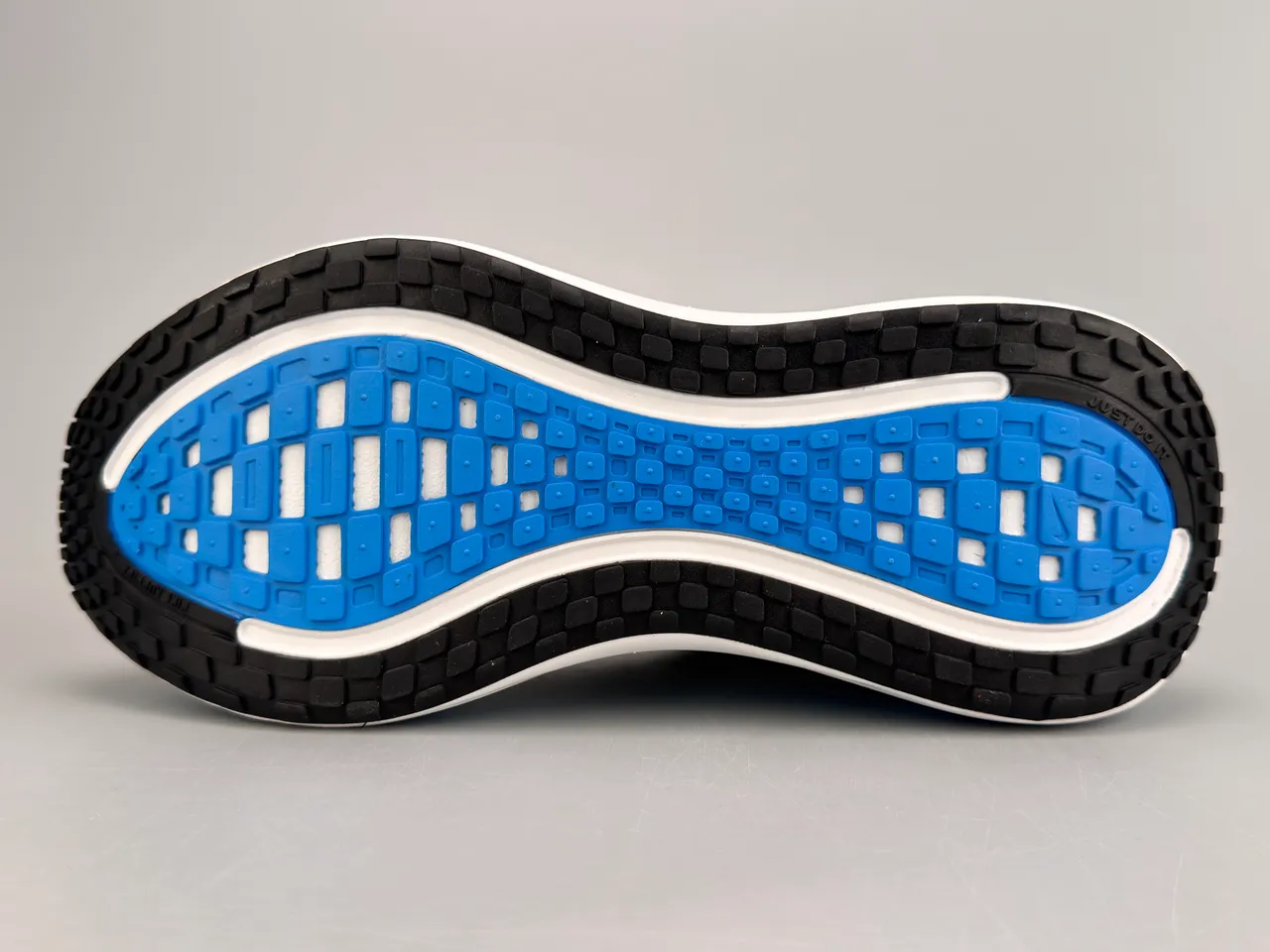 Nike Invincible Run Blanc Bleu Empeigne en Tricot Engineered Longueur complète ZoomX Semelle intermédiaire Chaussures de course 8