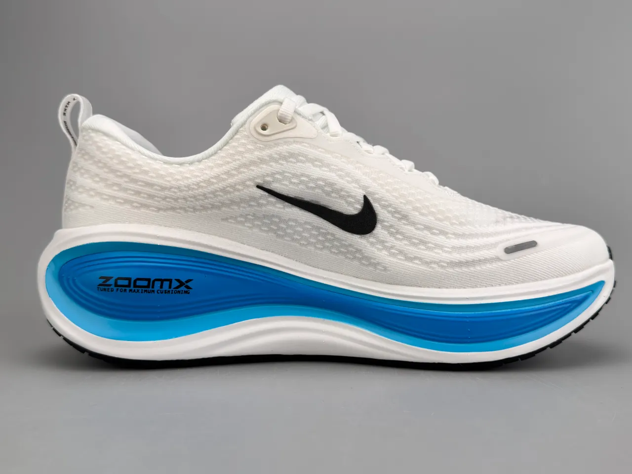 Nike Invincible Run Blanc Bleu Empeigne en Tricot Engineered Longueur complète ZoomX Semelle intermédiaire Chaussures de course 10