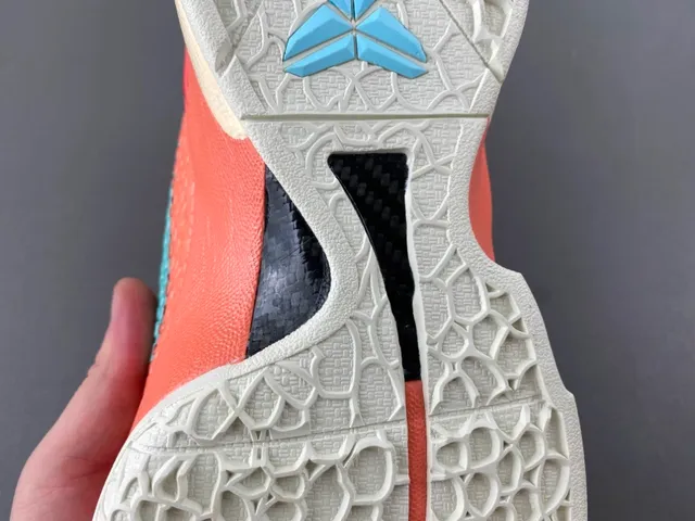 Nike Kobe Orange Pink Textured Pebbled Upper Low-Top Silhouette Basketball Shoes 9