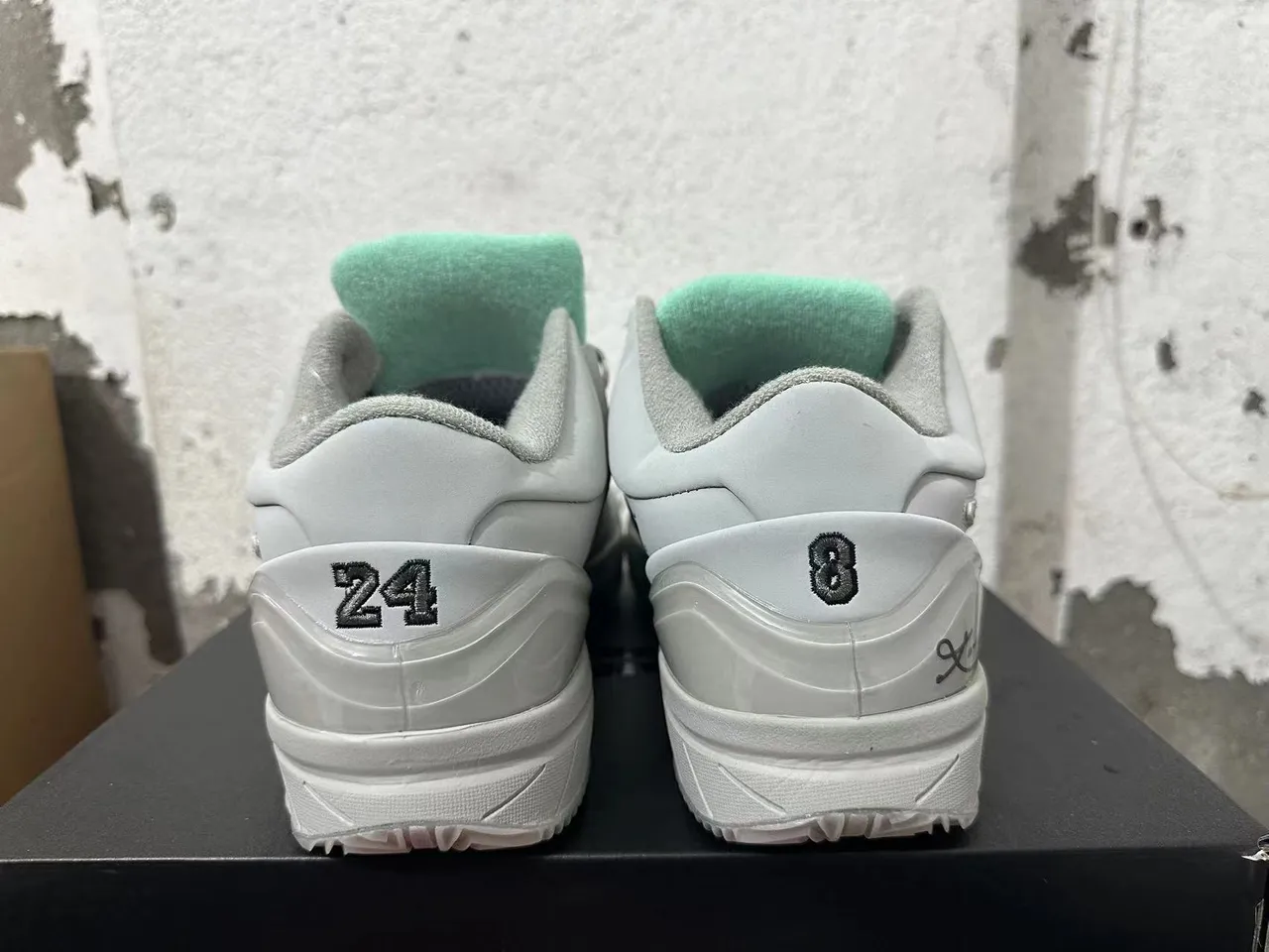 Nike Mamba Mentality Gray Green High-Top Basketball Shoes 2