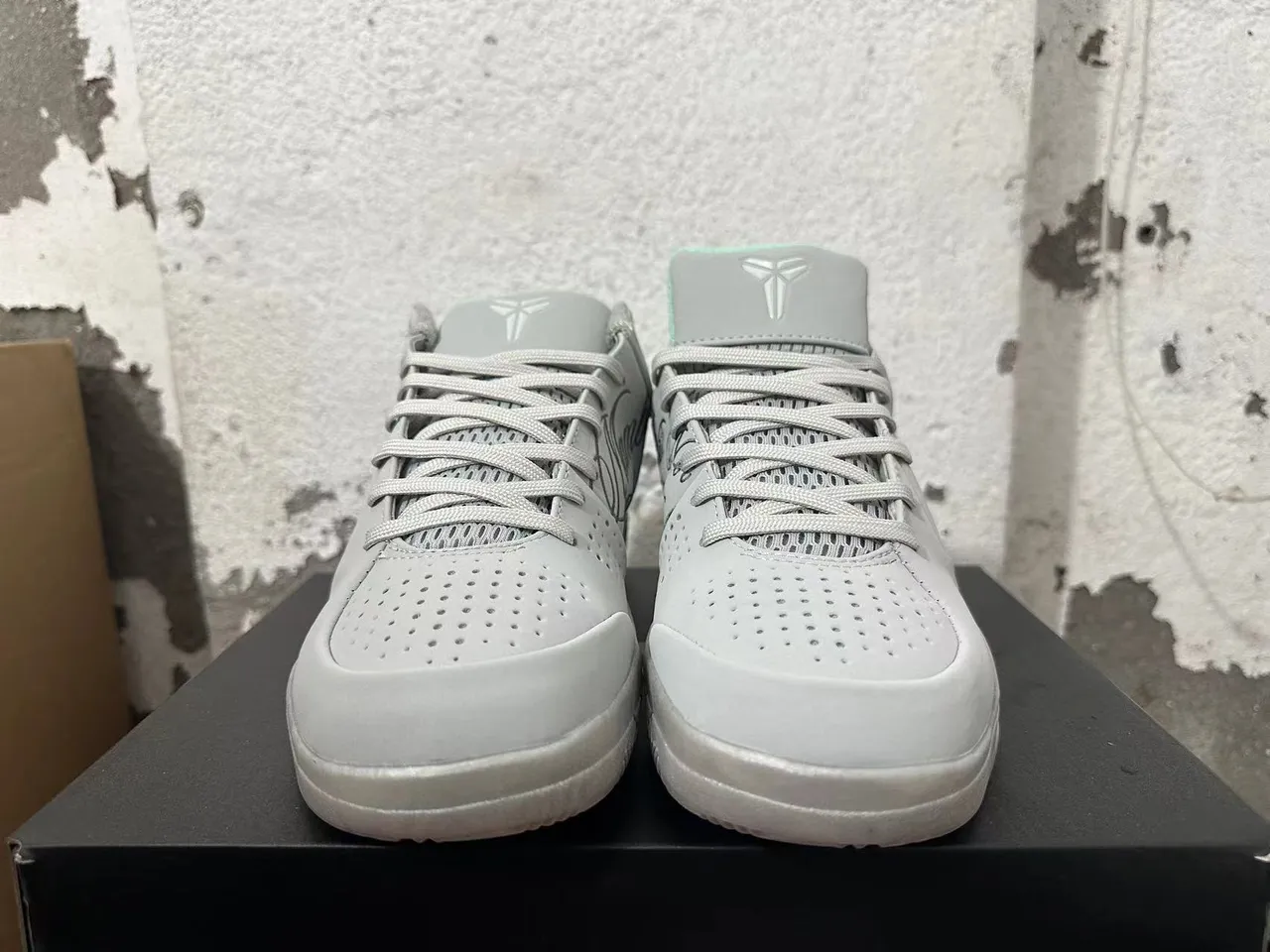 Nike Mamba Mentality Gray Green High-Top Basketball Shoes 3