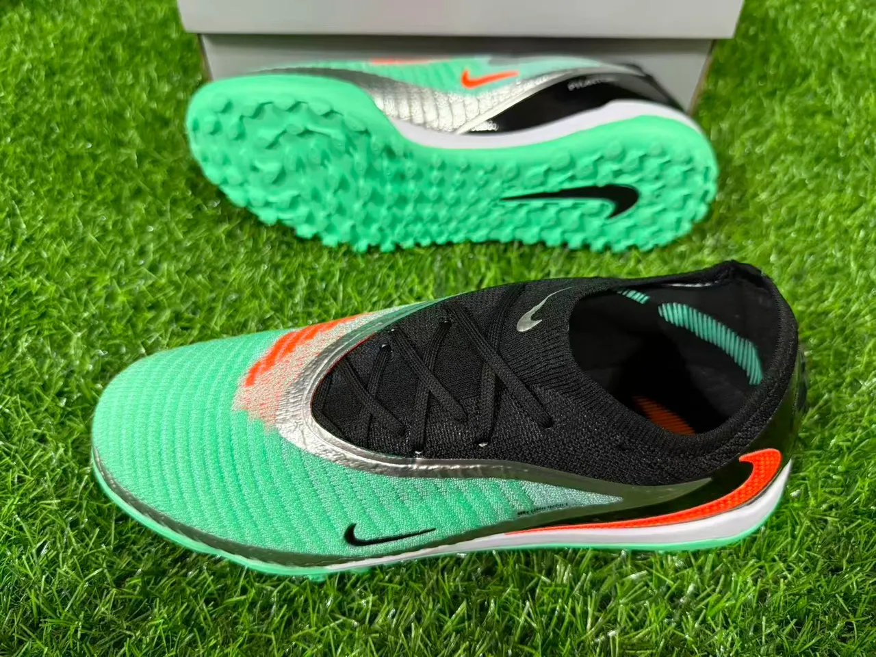Nike Mercurial Vert Noir Bas Upper en Chaussette Système de Lacets Asymétrique Chaussures de Football pour Gazon 12