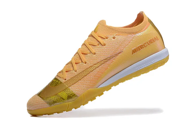 Nike Mercurial Chaussures de football avec empeine en maille orange doré accents métalliques pour pelouse artificielle 5
